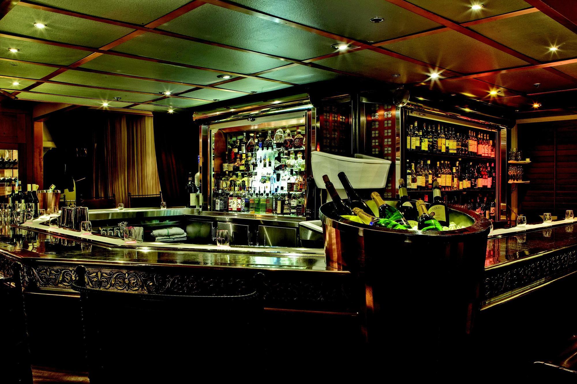 Listel Whistler, A Coast Hotel Restoran gambar